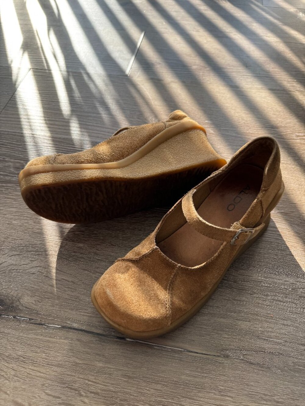 Vtg Y2K Aldo suede tan platform mary jane shoes / sz 38 - Picture 2 of 16